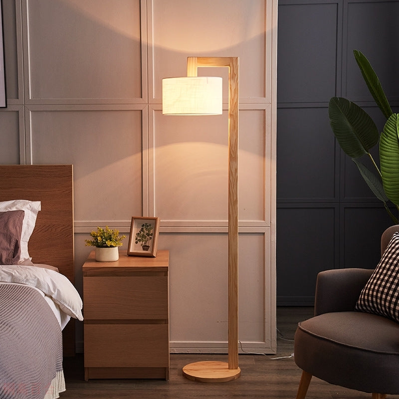 Ozawa | Gulvstående LED-lampe | Vinklet arm | Beige træ | Moderne design | Indendørs belysning | Soveværelse &