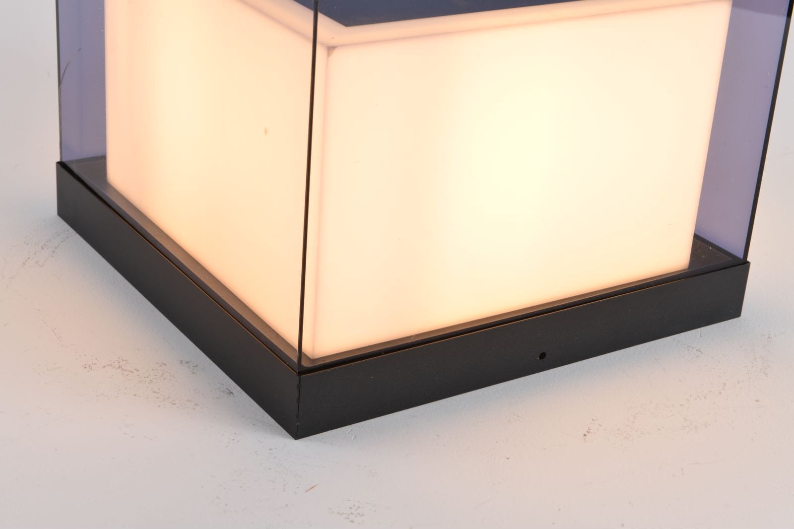Udendørslampe | Solcelledrevet | Box Beam Design | Energieffektiv Belysning | Slankt Moderne Look | Velegnet til Have og Stier | LED Lys | Sort Metal