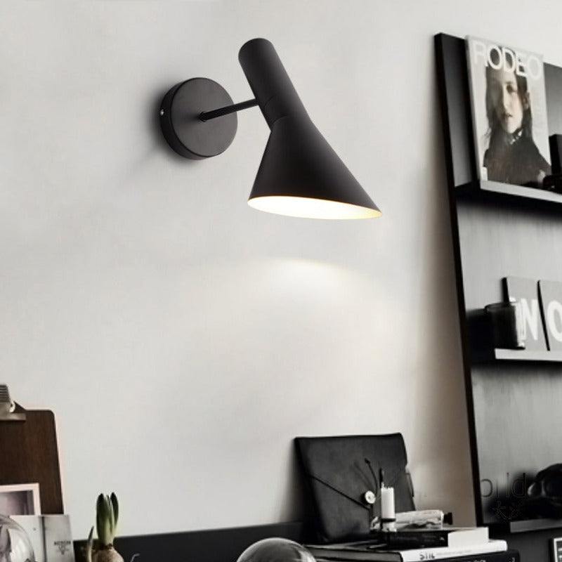 Brady Moderne LED Væglampe | Justerbar | Sort Finish | Ideel til Spisestue, Stue eller Soveværelse | Indendørs Belysning | Drejeligt Design