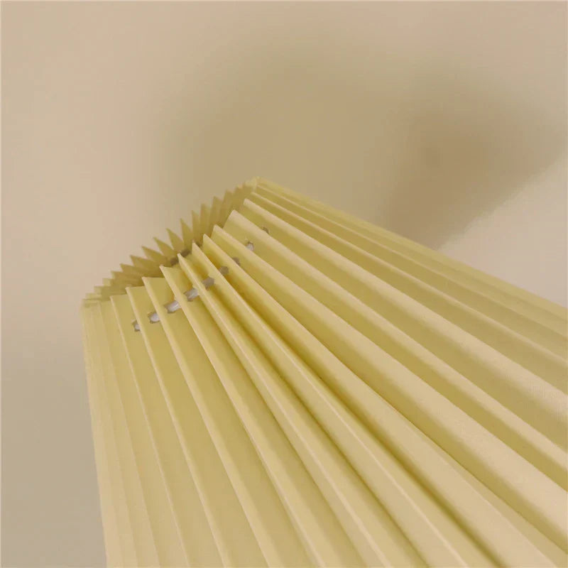 OrigamiGlow | Japansk inspireret væglampe | Moderne design | Origami lampeskærm | Legende lysspil | Stilfuldt interiør | Papir og metal | LED