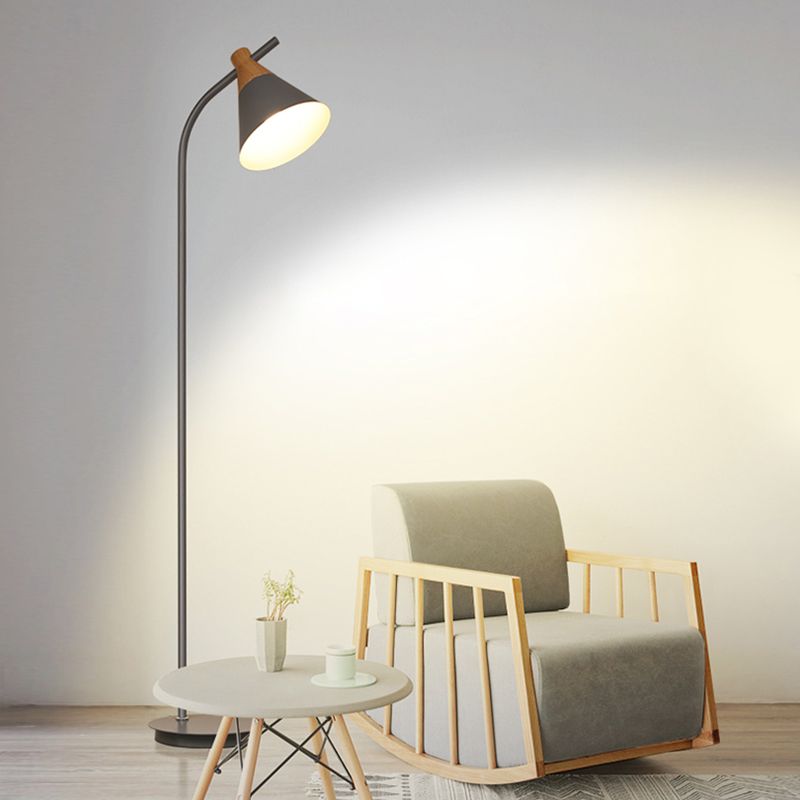 Trevinae | Moderne design | Minimalistisk gulvlampe | Effektiv belysning | Høj kvalitet | Kompakt og alsidig | Ideel til stue, kontor og