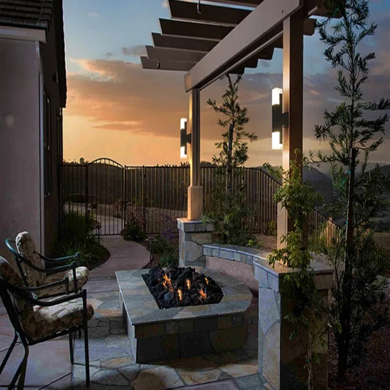 Luminoir Protector | Smart Udendørs Lampe | Bevægelsessensor | LED | IP65 Vandtæt | Sort Aluminium | 10W/20W | Nem Installation | Energieffektiv