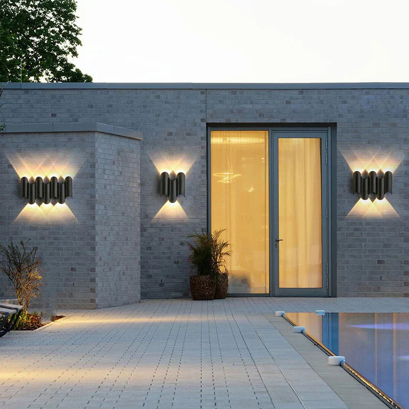 WeatherGuard | Udendørslampe i aluminium | Vandtæt LED-væglampe | Moderne design | Velegnet til terrasse og have | Fås i flere watt-størrelser | Nem