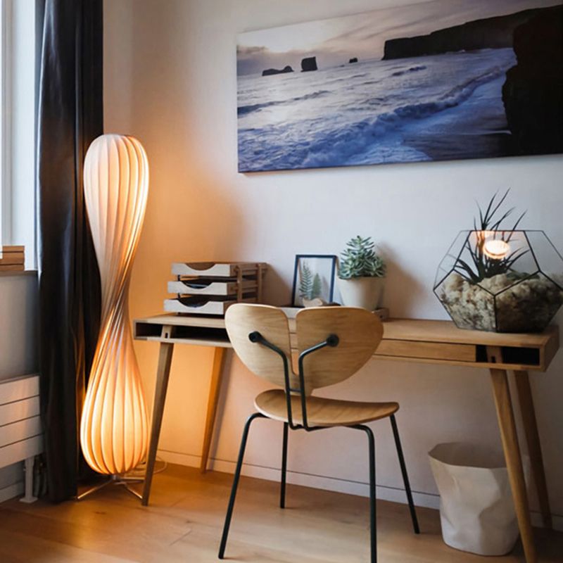Fervetta | Unik Design Gulvlampe | Elegant Moderne | Snoet Look | Varme Blikfang | Passer til Stue Soveværelse Kontor | Nem Installation | Høj