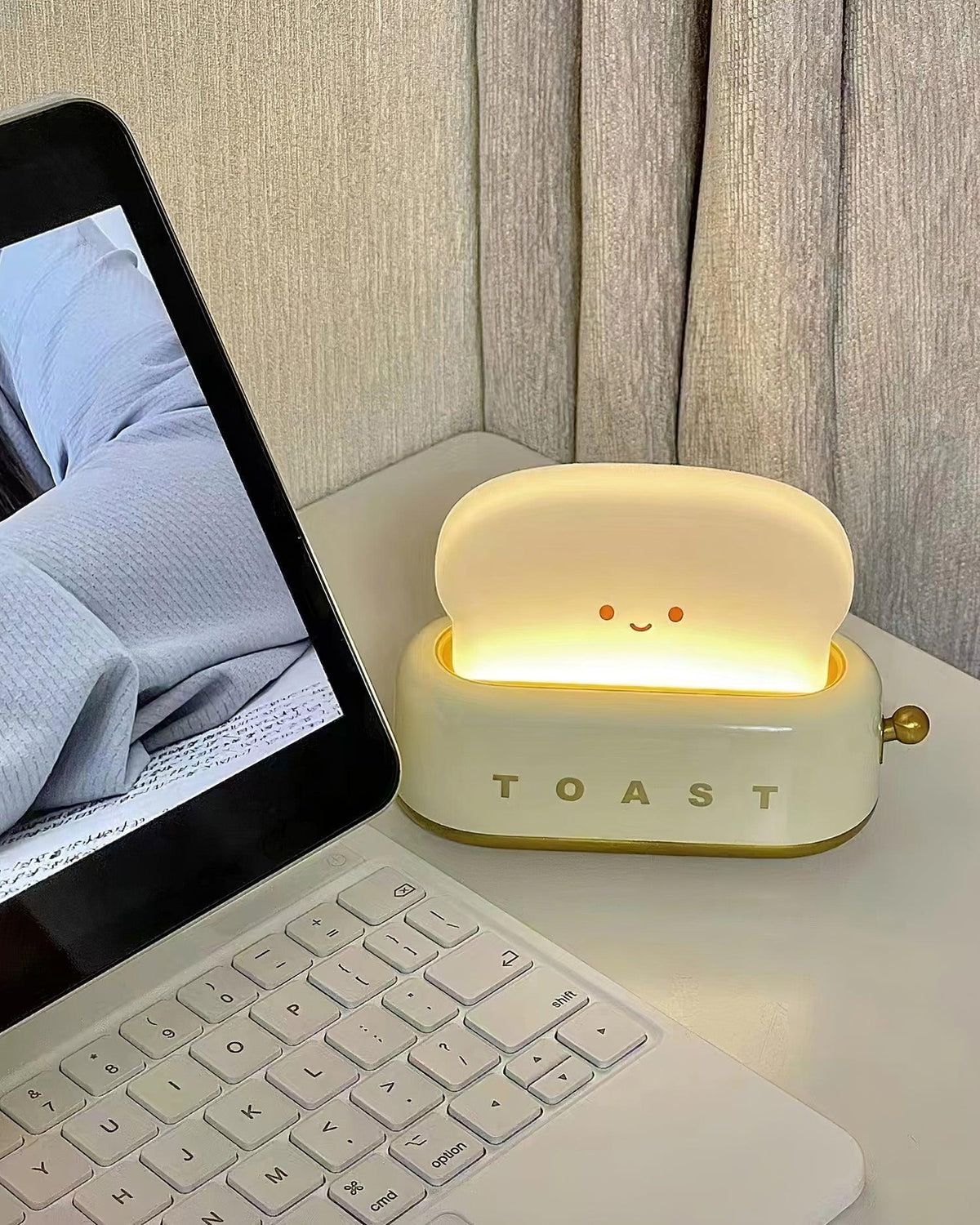 Laura | Table Lamp