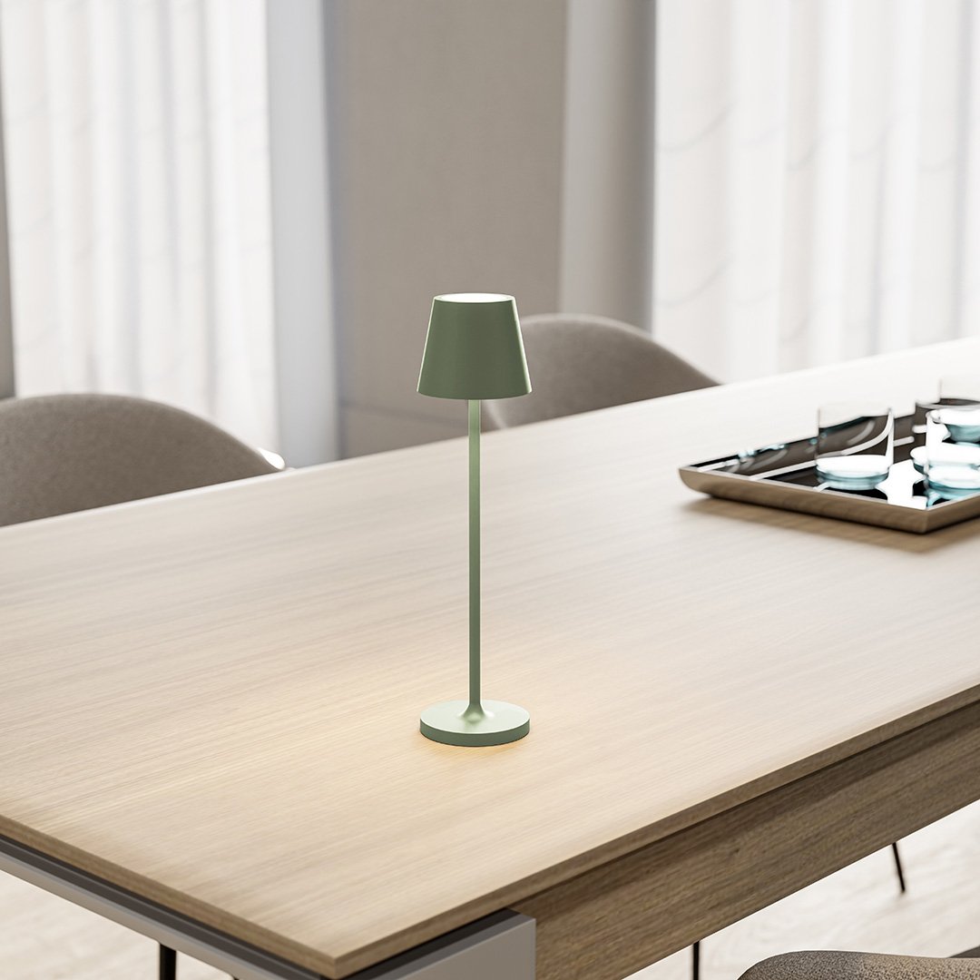 NOVA | LED | Smuk slank lampe til skrivebordet | Moderne design | Holdbar