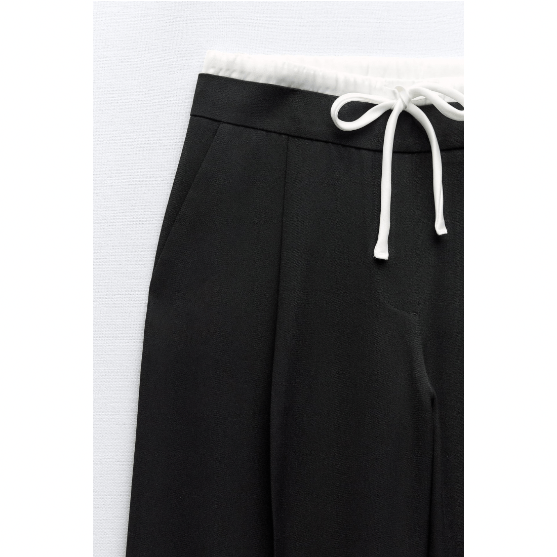 Dobbelttaljebåndbukser til kvinder | Regular fit | Stilfuld detaljering | Perfekt til hverdag og