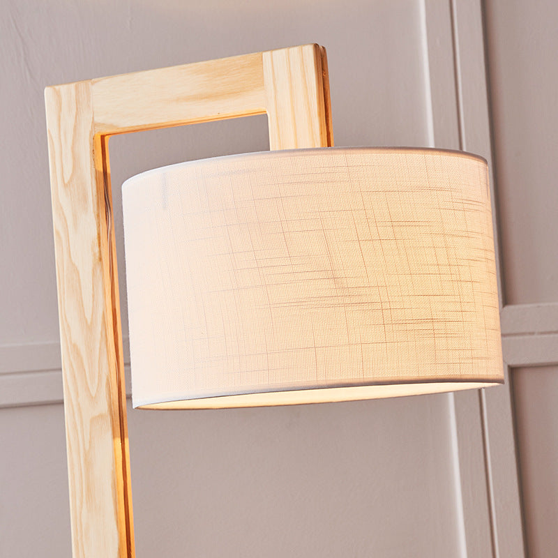 Ozawa | Gulvstående LED-lampe | Vinklet arm | Beige træ | Moderne design | Indendørs belysning | Soveværelse &