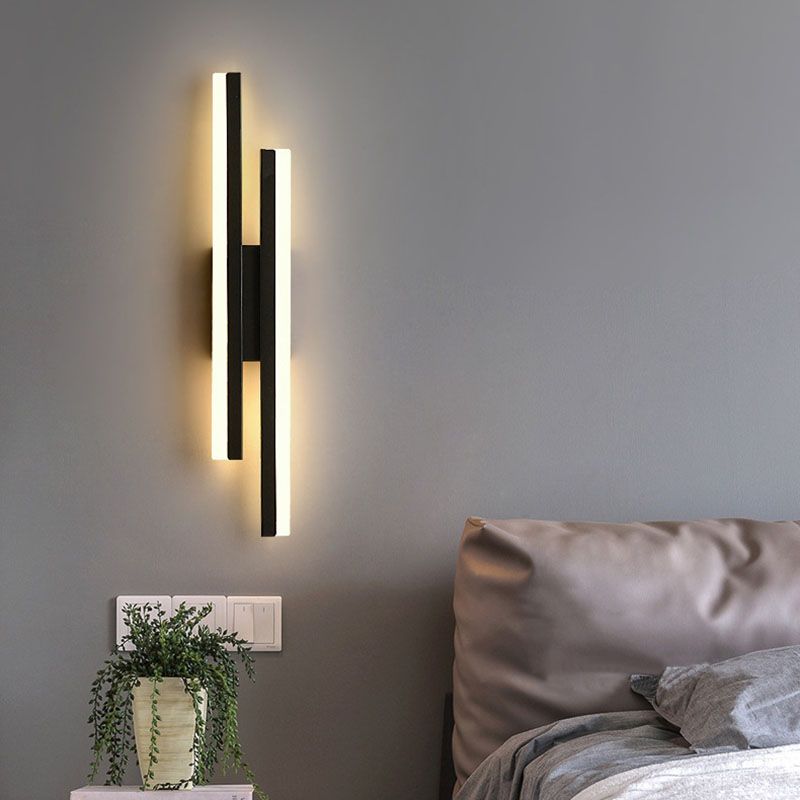 Alana LED Væglampe | Sort & Guld | Moderne Design | Højkvalitets Metal & Akryl | Justerbare Lysfarver | Perfekt til Stue & Soveværelse | Elegant