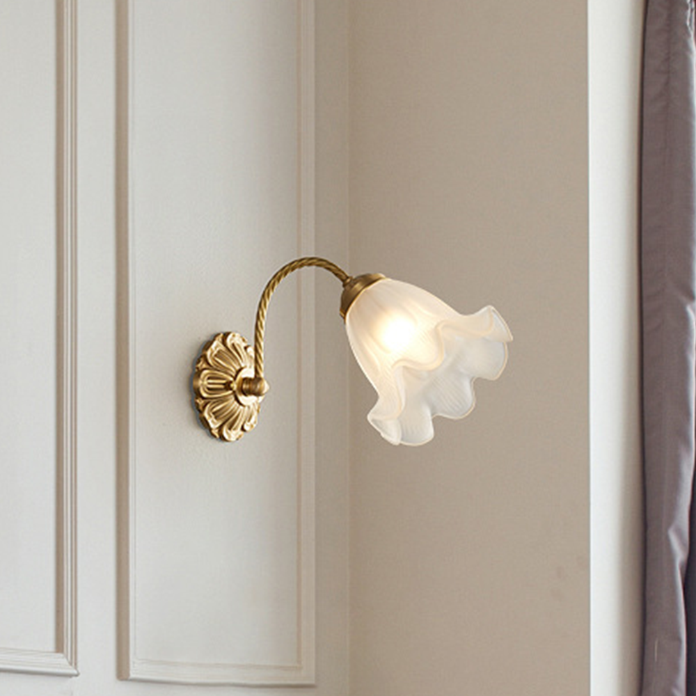 Retro Glamour Vægbelysning | Fransk Inspireret | Glasdetaljer | H29cm x Ø20cm | E27 Fatning | CE & UL Certificeret | Stilfuld Elegance til