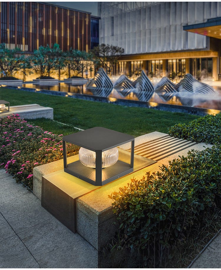 Solcellelampe til Udendørs Brug | Elegant og Slankt Design | Sort | Vejrbestandig Konstruktion | Forskellige Størrelser | LED-belysning med Solenergi