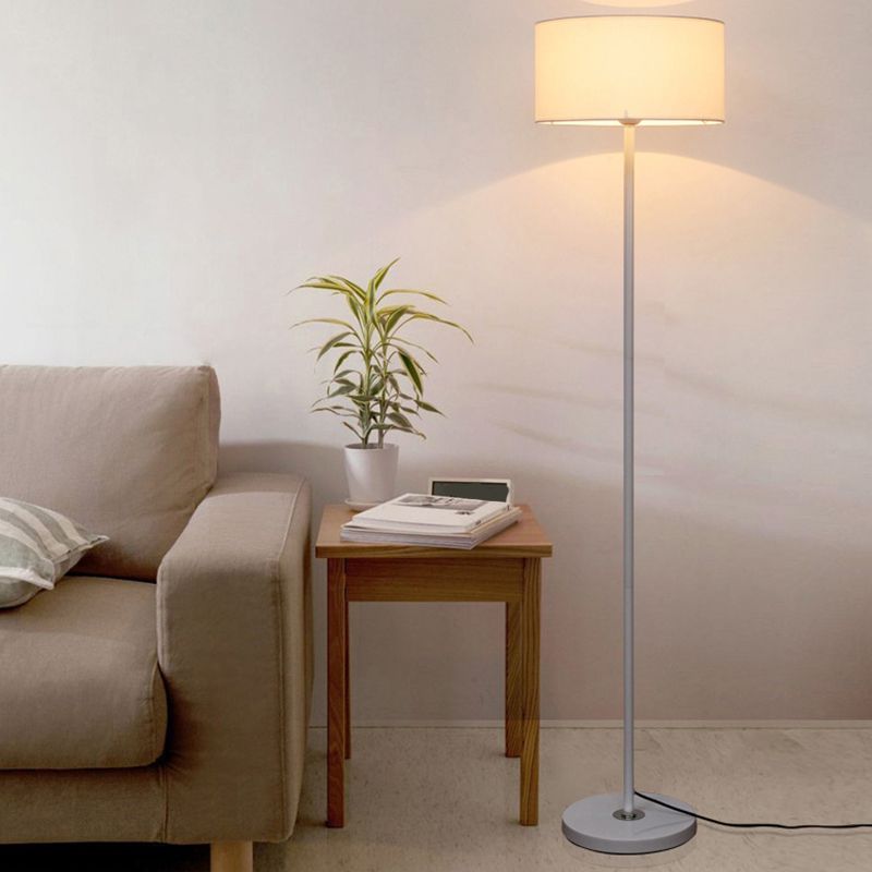 Calvianne | Moderne gulvlampe | Stilfuldt design | Robust konstruktion | Kvalitetsmaterialer | Fremragende belysning | Minimalistisk indretning