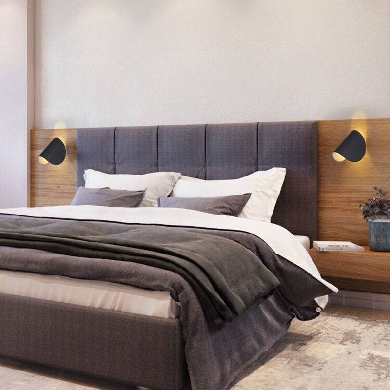 Eveline LED-vægbelysning | Geometrisk design | Indendørs og udendørs brug | Fire farver: rød, hvid, sort, blå | Holdbart metal | 5W