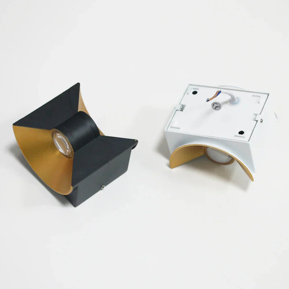 LichtMeester | Udendørs LED Væglampe | Vandtæt IP65 | Moderne Design | Energibesparende Belysning | Holdbar og Vejrbestandig | Perfekt til Have,