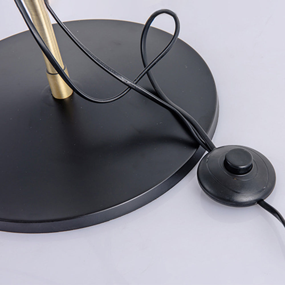 Castano | Justerbar arkitektonisk lampe | Moderne design | Industristil | Egnet til hjemmekontorer & stuer | Kvalitetsmaterialer | Robust base