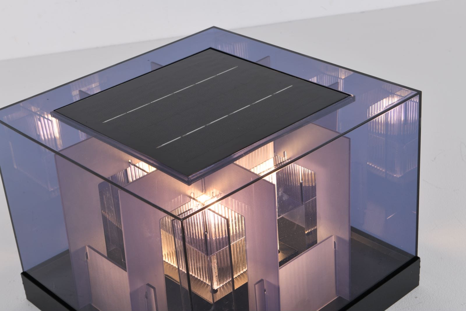 Cubex Gleam | Udendørs Solcellelampe | Elegant Design | Sort | Slidstærk og Energiøkonomisk | 20x20x25 cm | Automatik til