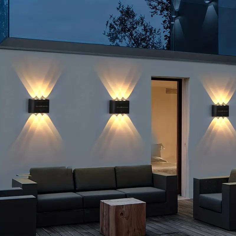 Solcelledrevet LED Udendørslampe | Sort rustfrit stål | Moderne design | Til have og terrasse | Trådløs installation | 20 LED-lys | Højde 25 cm