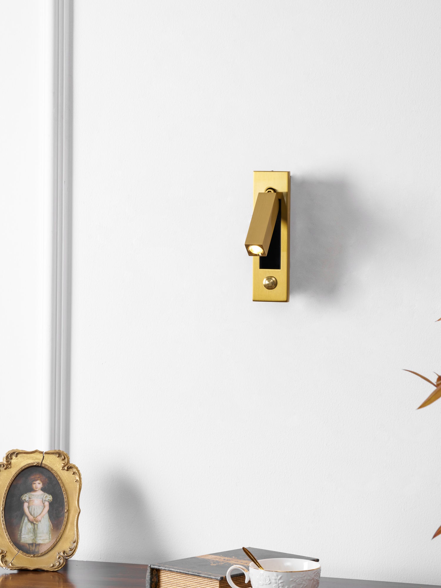 Vera | Sconce