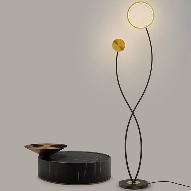 Felarno | Moderne Designer Gulvlampe | Minimalistisk Bueformet Design | Stilfuld Dekor | Høj Kvalitet Materiale | Effektiv Belysning | Elegant og