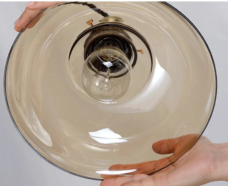 LichtAura | Skandinavisk Design | Justerbar Højde | Klassisk Glaslampe | Loftsbelysning | Holdbar og Bæredygtig | Tidløs Elegance | Varme Lys | Høj