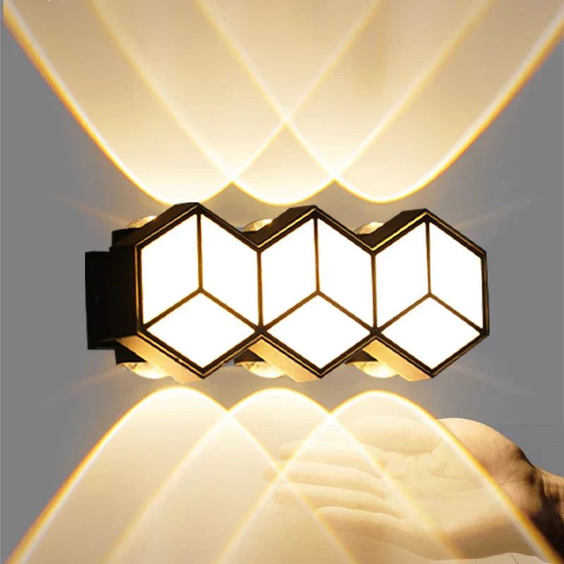 StormShield | Vejrbestandig IP65 LED Væglampe | Udendørs Belysning | For Have, Terrasse & Indkørsel | Holdbar & Nem Installation | Fås i 6W, 9W &