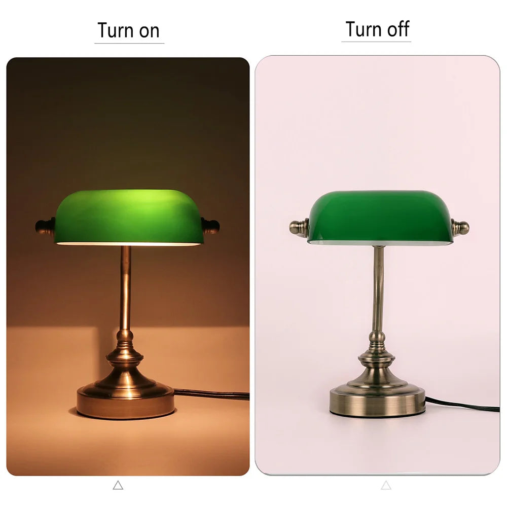 Retro Inspireret Mini Bordlampe | Justerbar Lysstråle | Kompakt Design | Metal & Glas | Ideel til