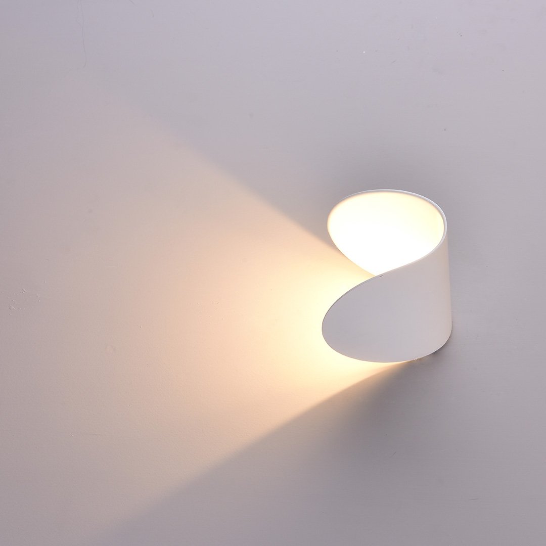Luminoir | Drej- og Vippelig LED Væglampe | Moderne Aluminium | Sort | Energieffektiv Belysning | Indendørs/udendørs | IP65 | 20x15x10 cm | 1,2