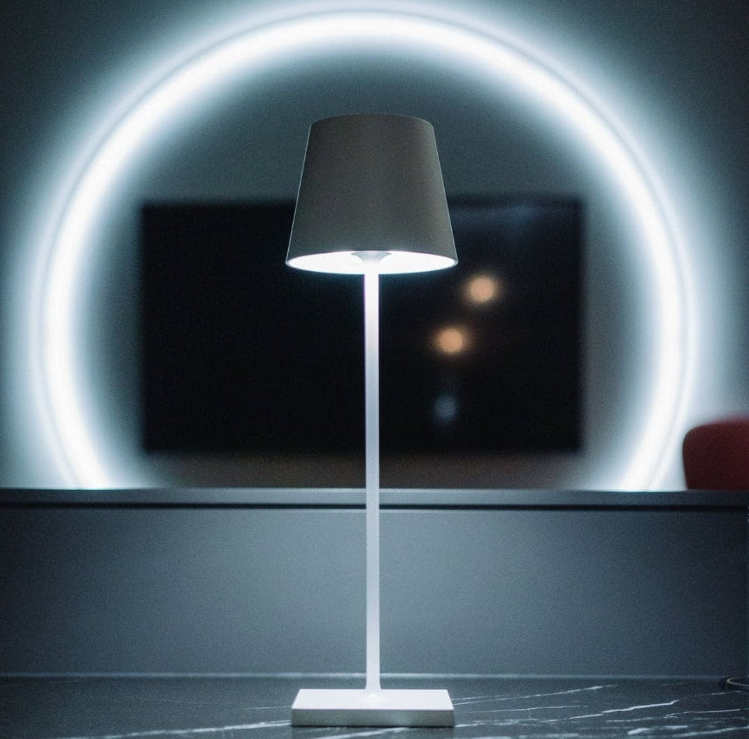 Trådløs LED-lampe | USB-genopladelig | Hvid | Til indendørs og udendørs | LED-lys | Langvarigt