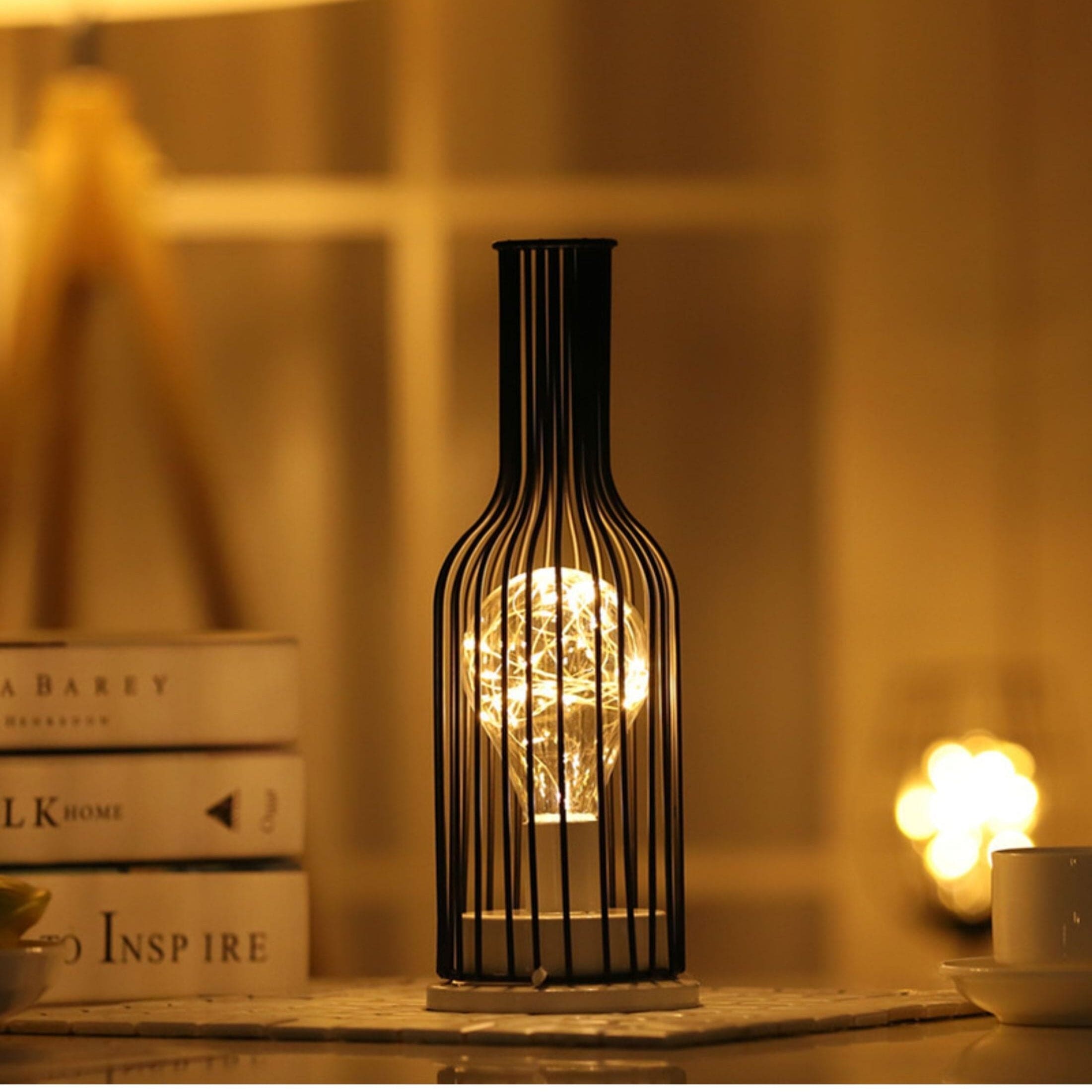 LuxeLume | Elegant Eva Luxe NoirLume | Sort Bordlampe | Moderne Design | 45 cm Høj | E27 Max 60W | Kabellængde 150 cm | Tænd/Sluk-knap | Metal og